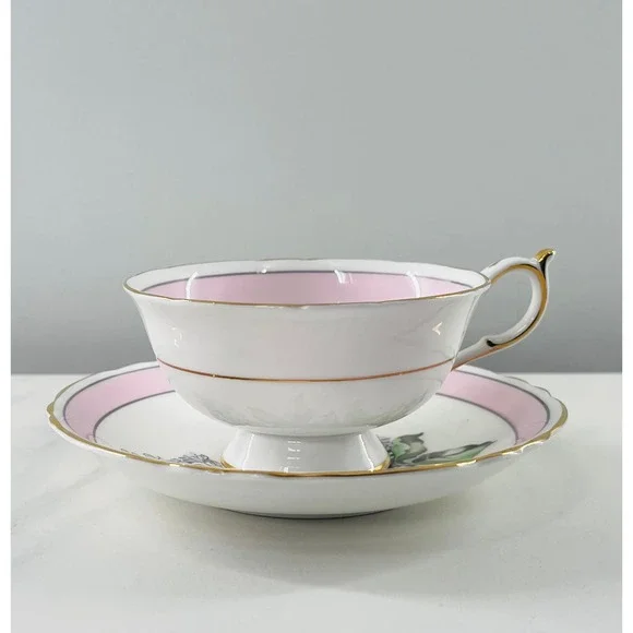 PARAGON Lilac Purple Pink Teacup & Saucer - Picture 4 of 9